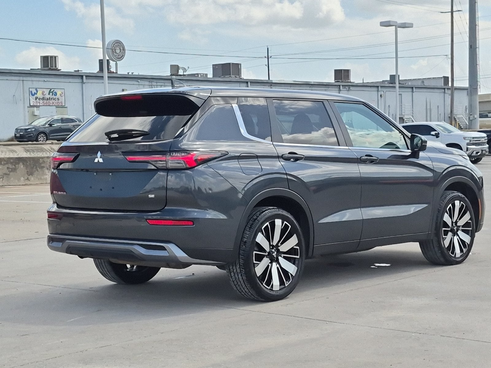 2025 Mitsubishi Outlander SE