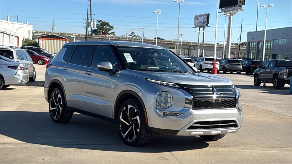 2024 Mitsubishi Outlander SE