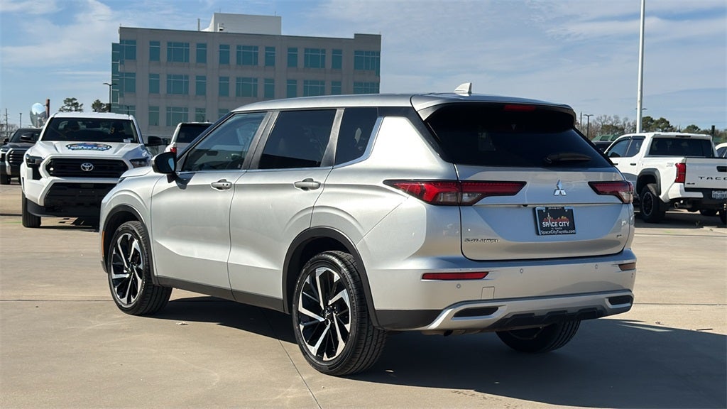 2024 Mitsubishi Outlander SE