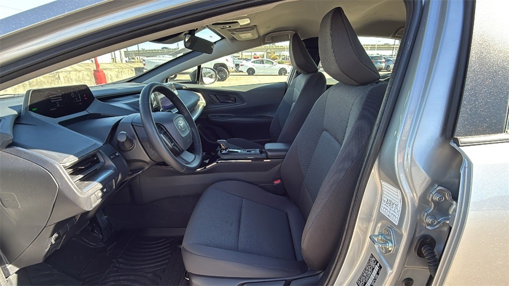 2025 Toyota PRIUS LE