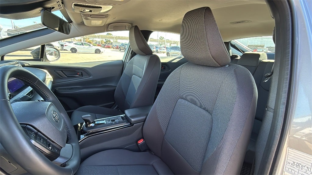 2025 Toyota PRIUS LE