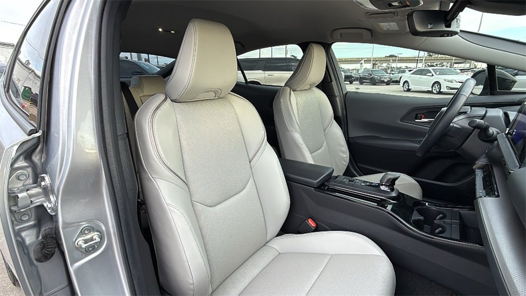 2023 Toyota PRIUS XLE