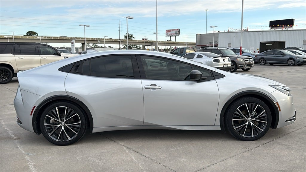 2023 Toyota PRIUS XLE