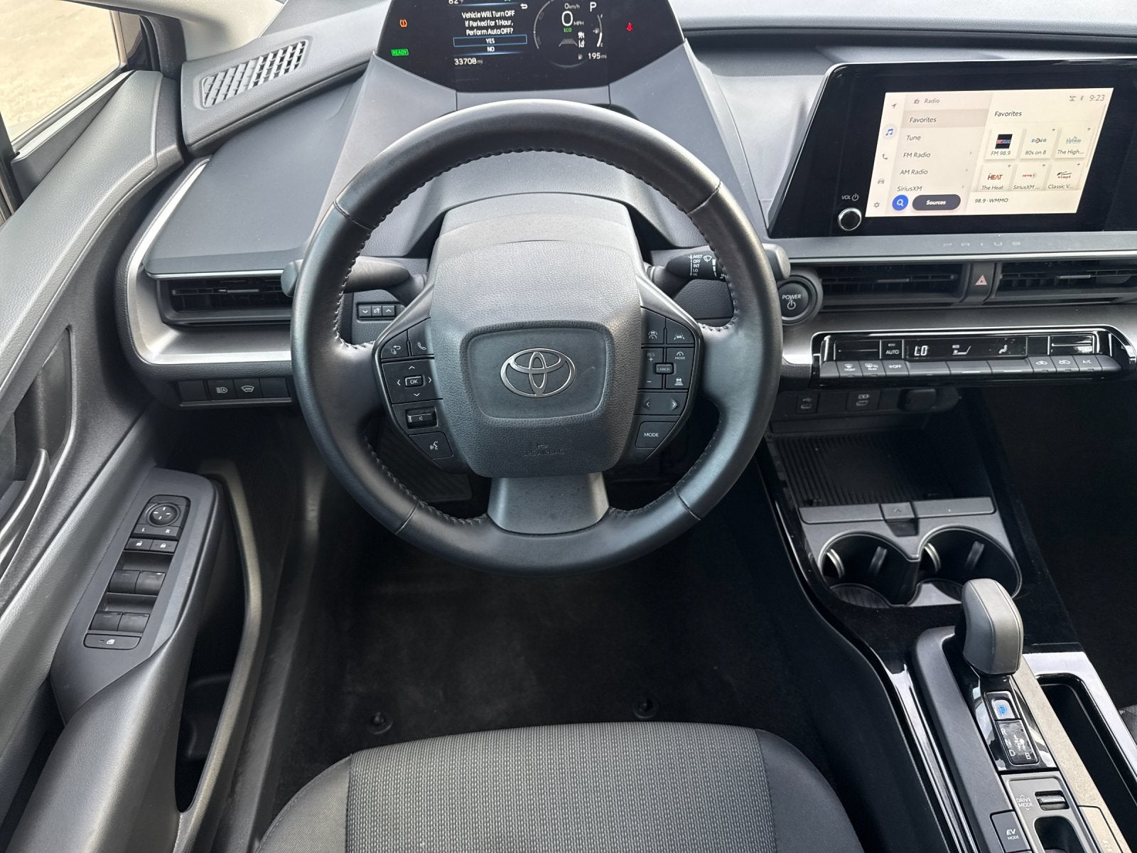 2025 Toyota Prius LE