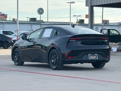 2025 Toyota Prius LE