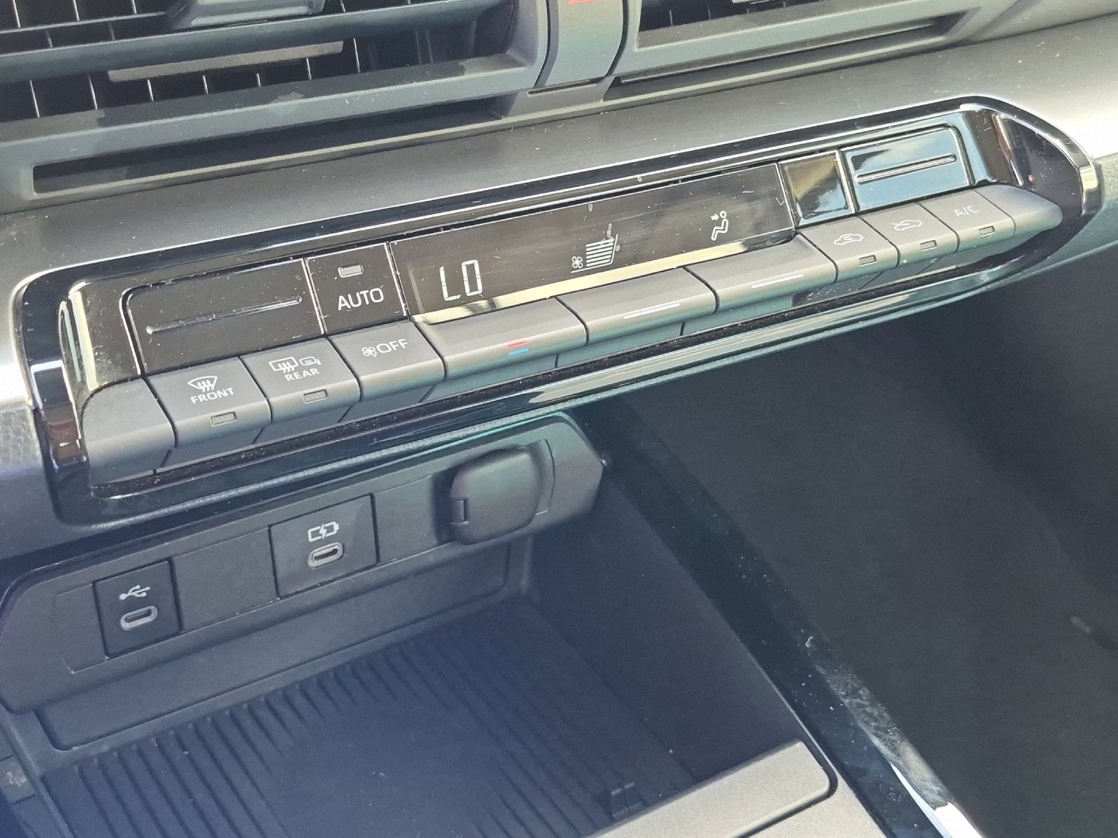 2025 Toyota Prius LE