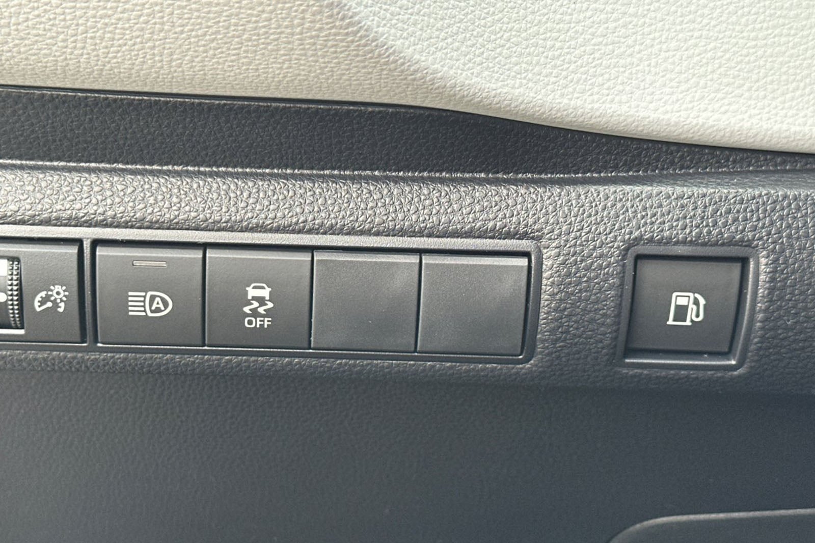 2027 Toyota Corolla Hybrid SE