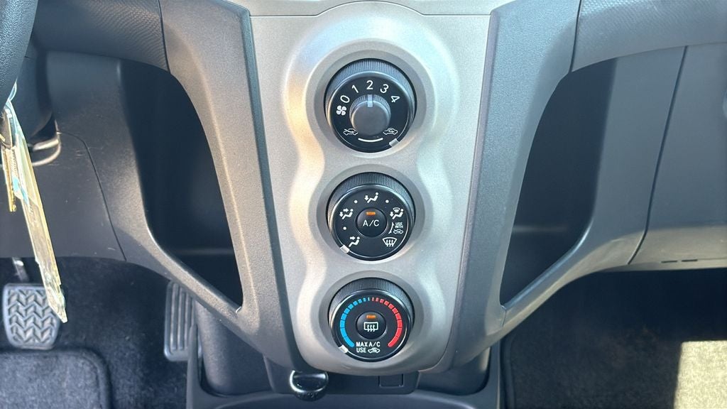 2010 Toyota YARIS Base