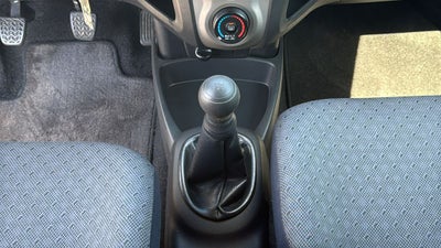 2010 Toyota YARIS Base