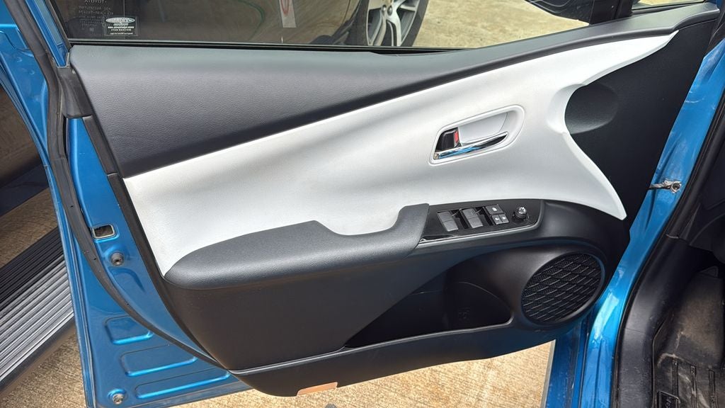 2021 Toyota PRIUS Limited