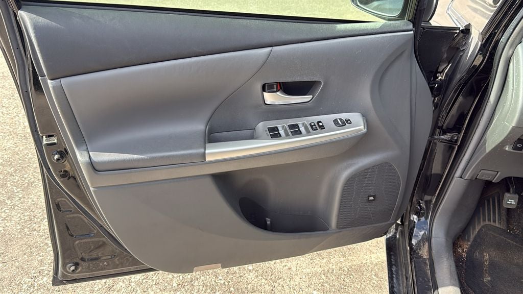 2014 Toyota PRIUS v Five