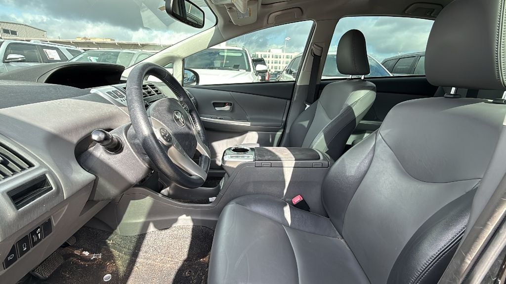 2014 Toyota PRIUS v Five