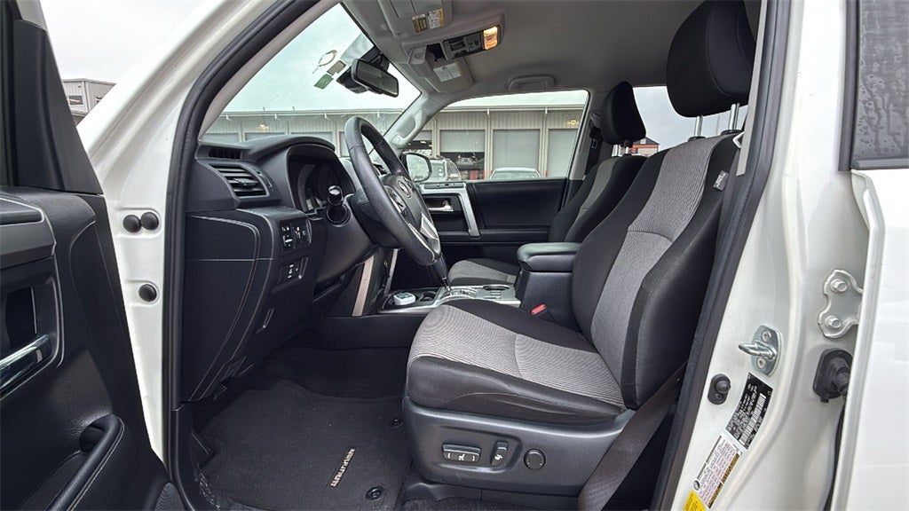 2022 Toyota 4RUNNER SR5