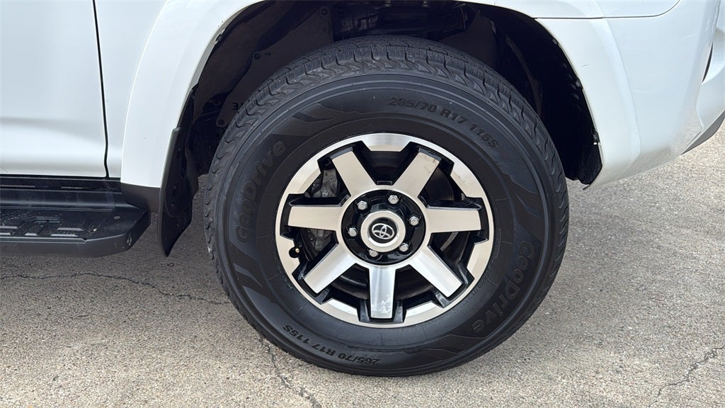 2024 Toyota 4RUNNER TRD Off-Road