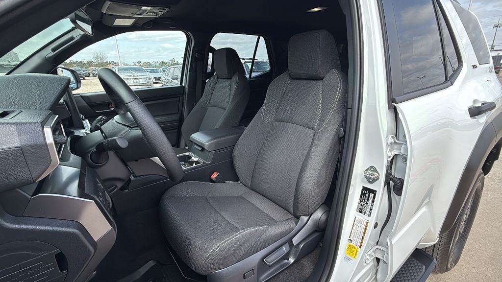 2025 Toyota 4RUNNER SR5