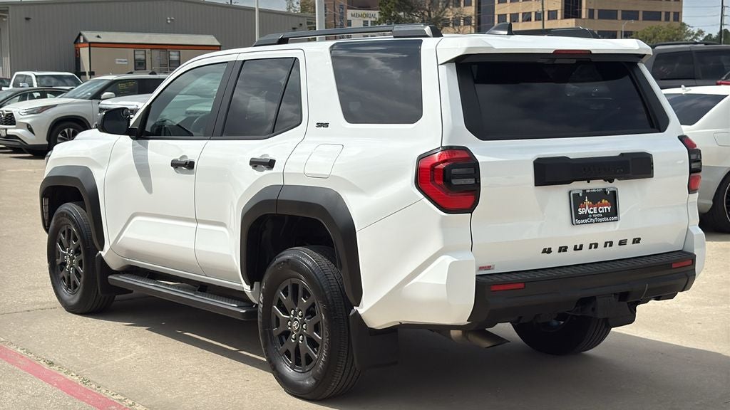 2025 Toyota 4RUNNER SR5