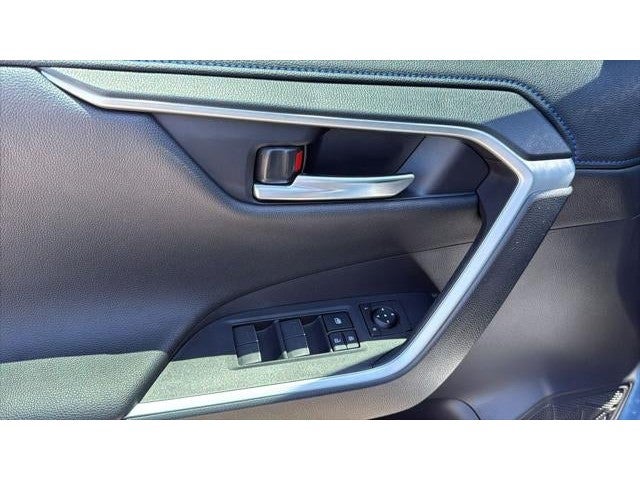 2025 Toyota RAV4 HYBRID XSE