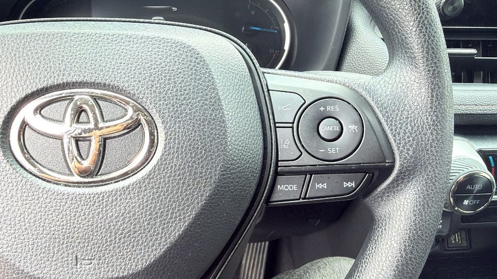 2025 Toyota RAV4 HYBRID LE