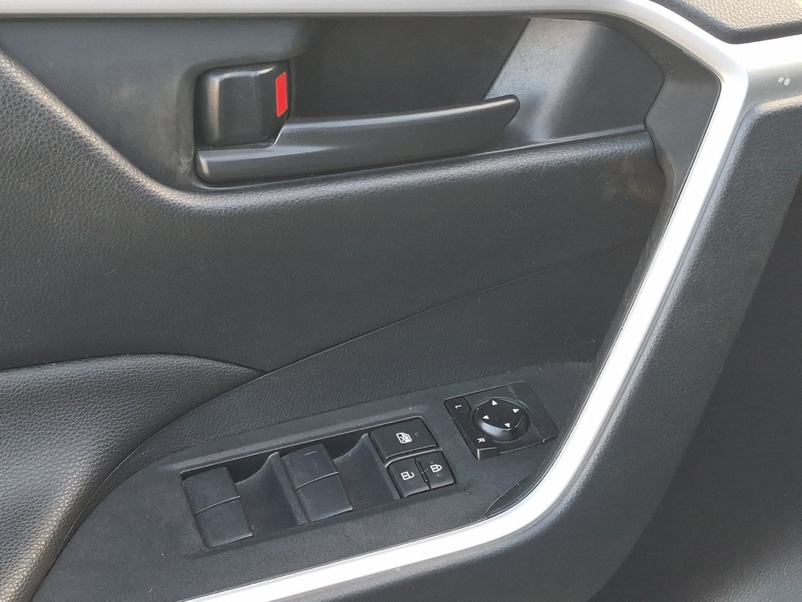 2019 Toyota RAV4 Hybrid LE