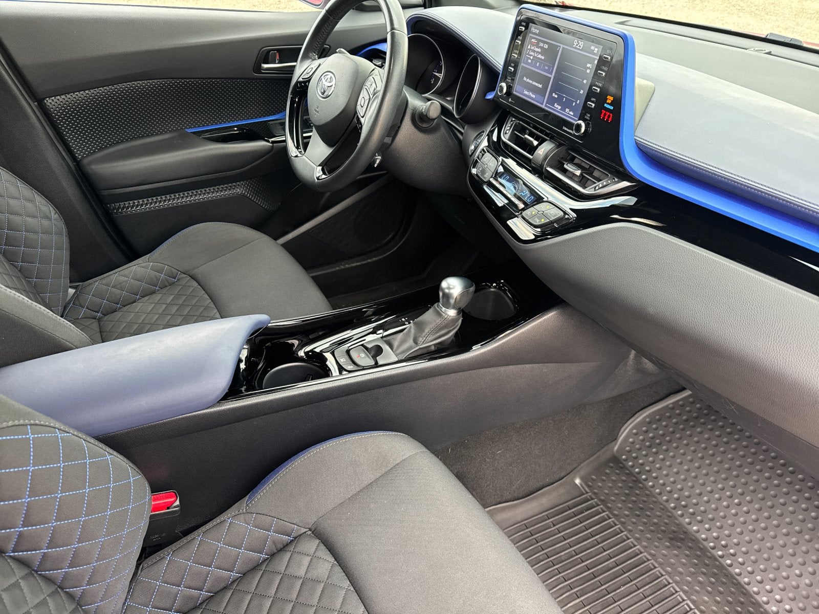 2022 Toyota C-HR XLE
