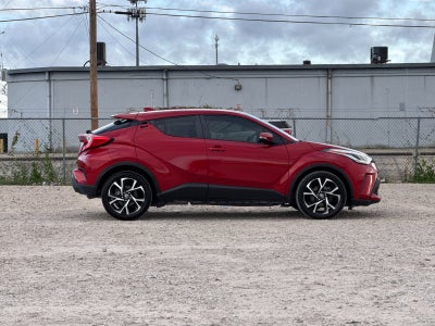 2022 Toyota C-HR XLE