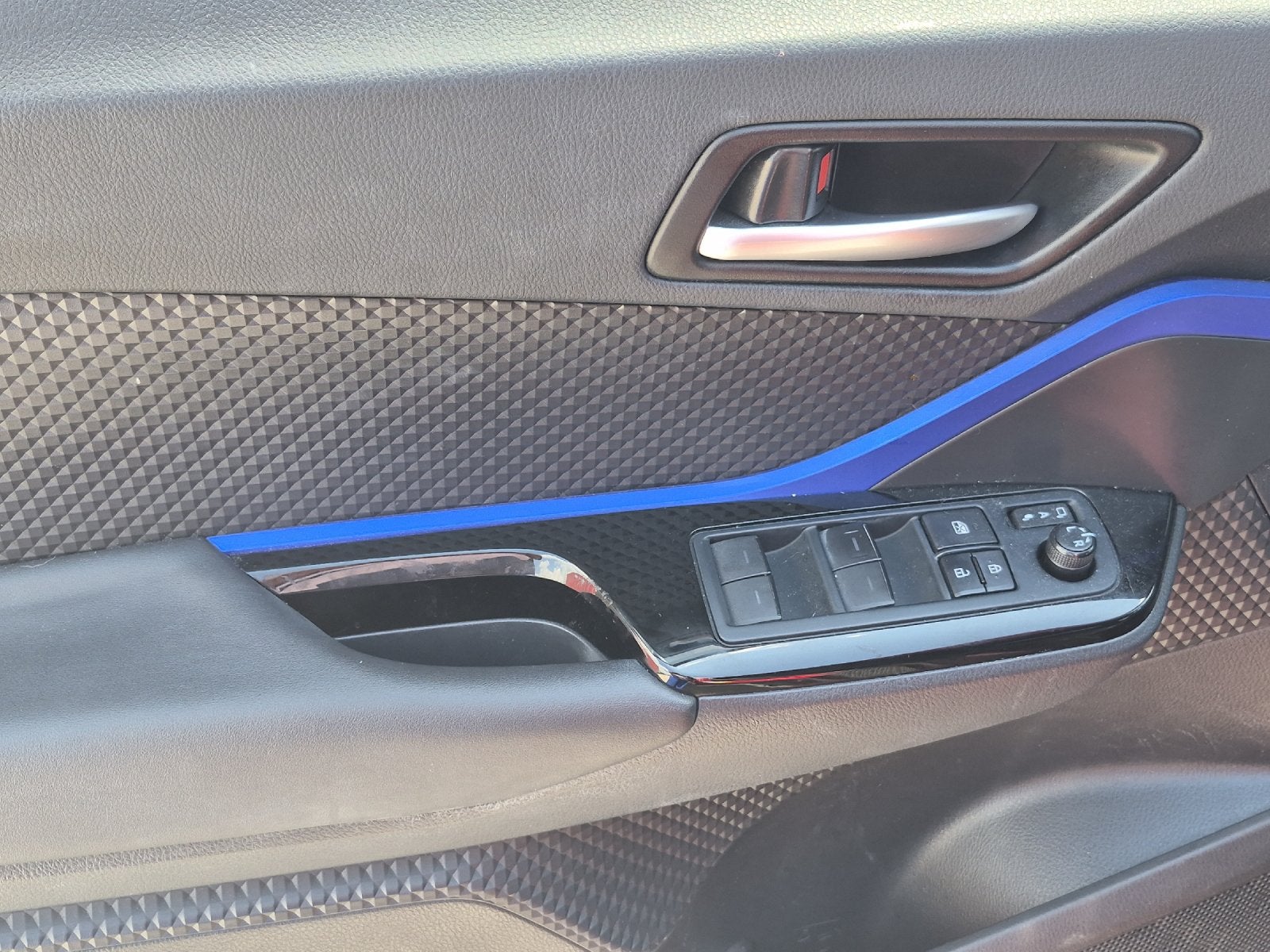 2022 Toyota C-HR XLE