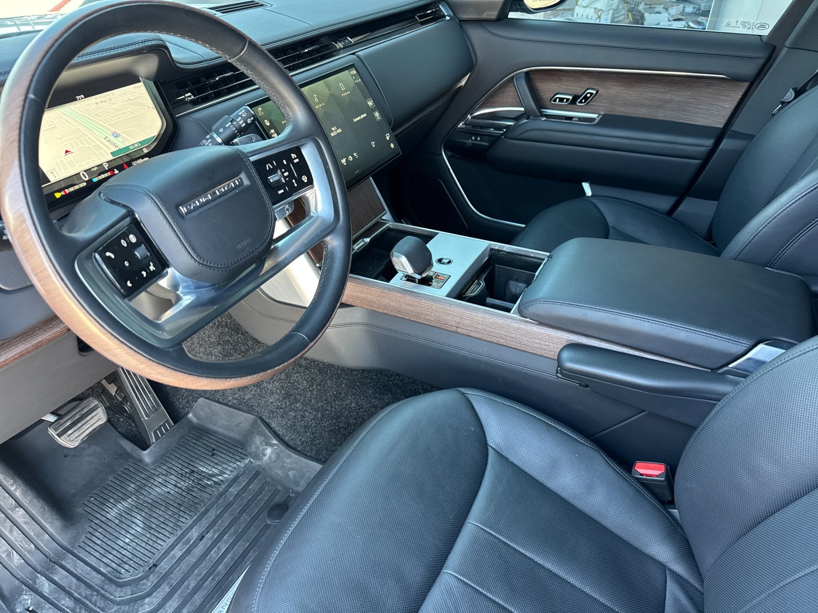 2025 Land Rover Range Rover SE