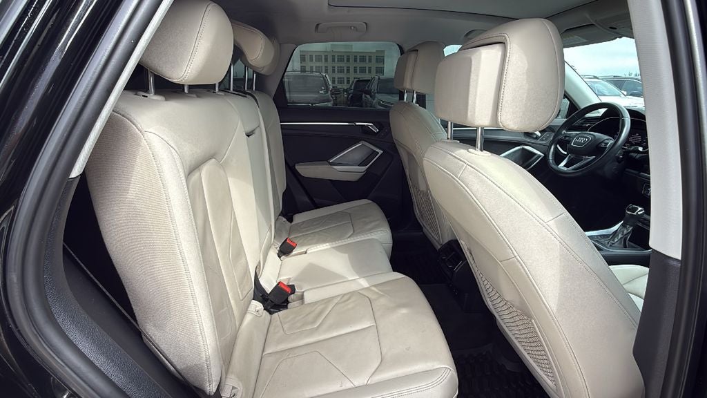 2020 Audi Q3 Premium quattro