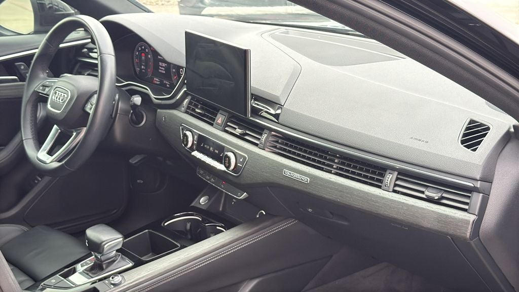 2022 Audi A4 45 S line Premium Plus quattro