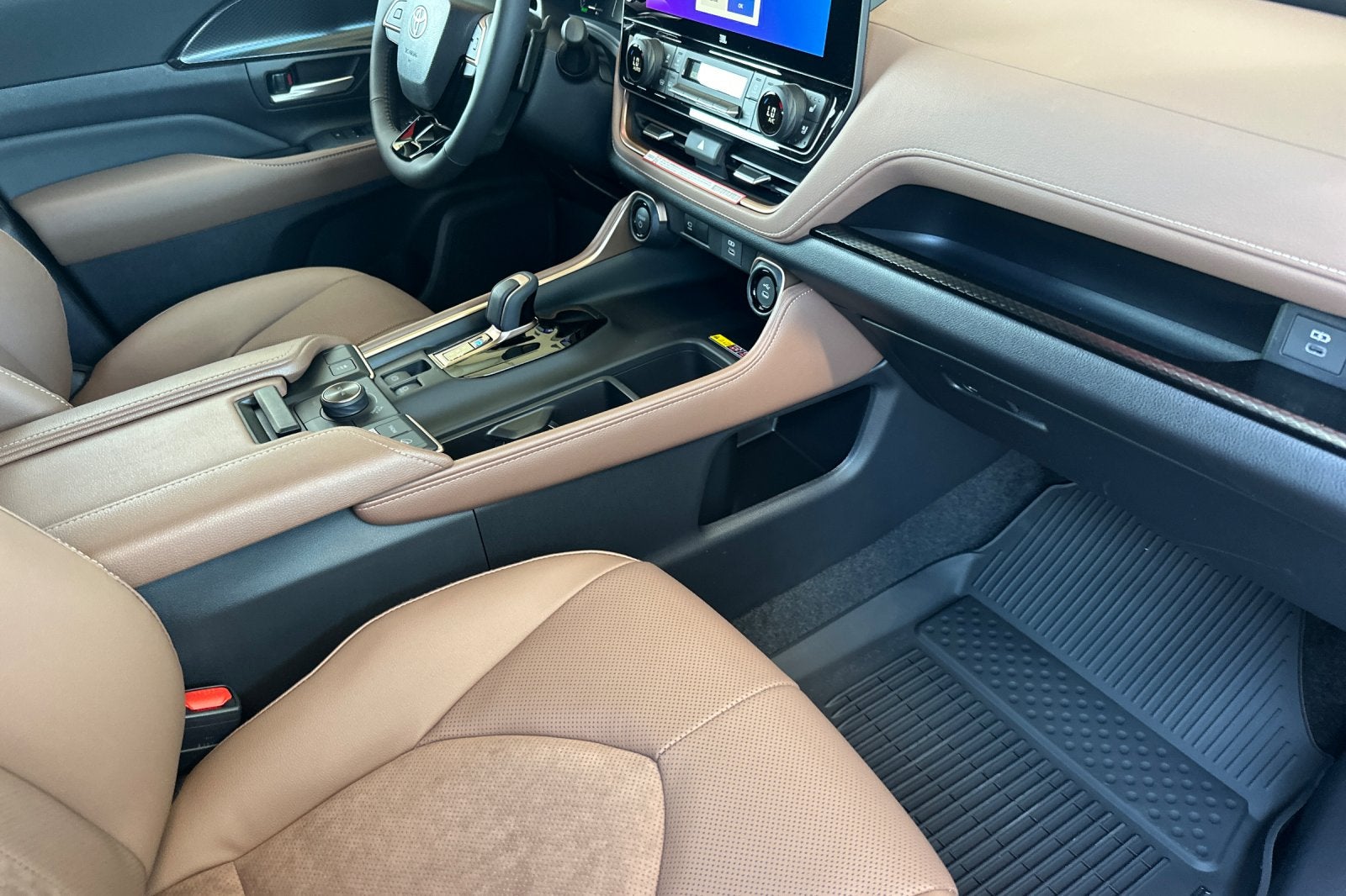2026 Toyota Highlander Hybrid MAX Platinum