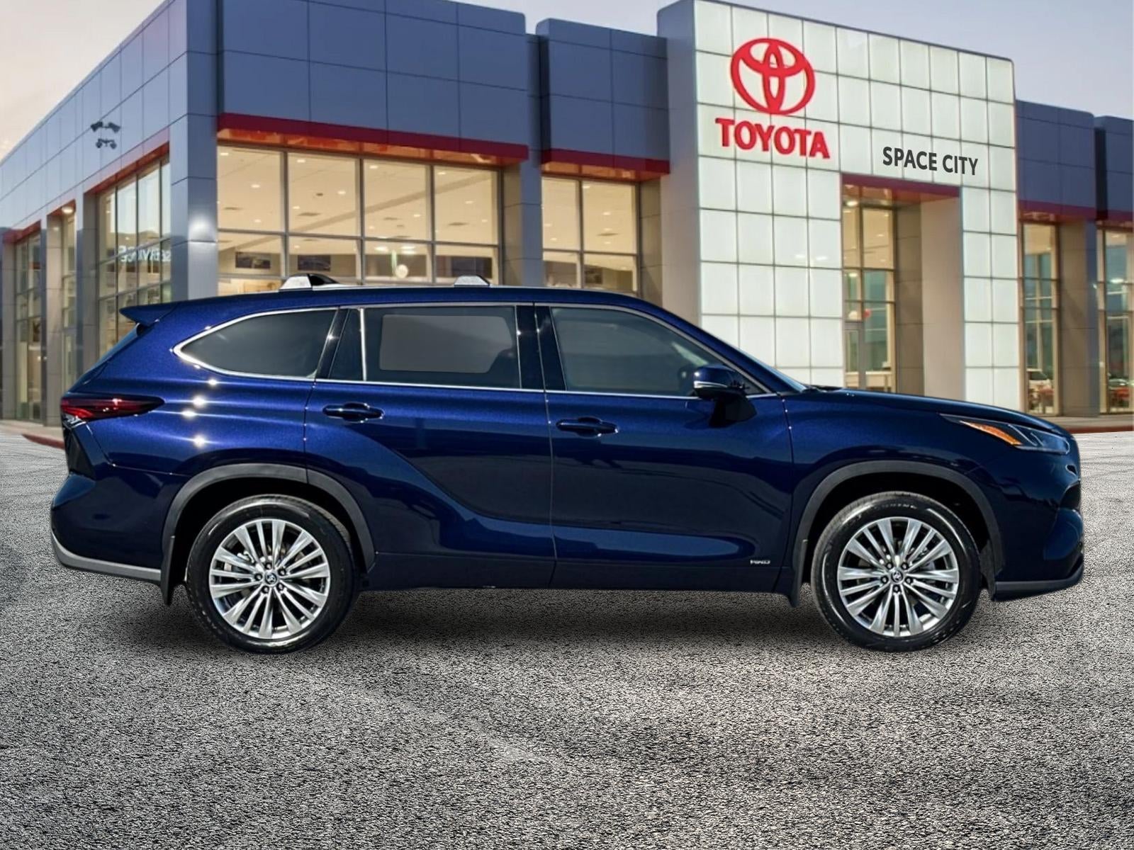 2026 Toyota Highlander Hybrid Platinum
