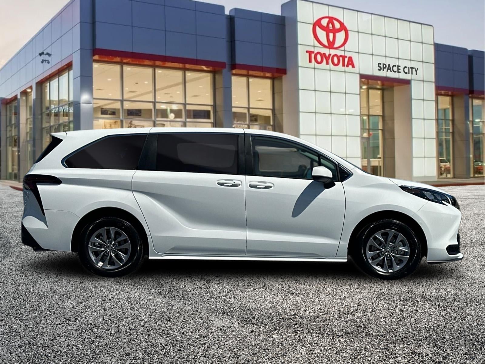 2026 Toyota Sienna LE